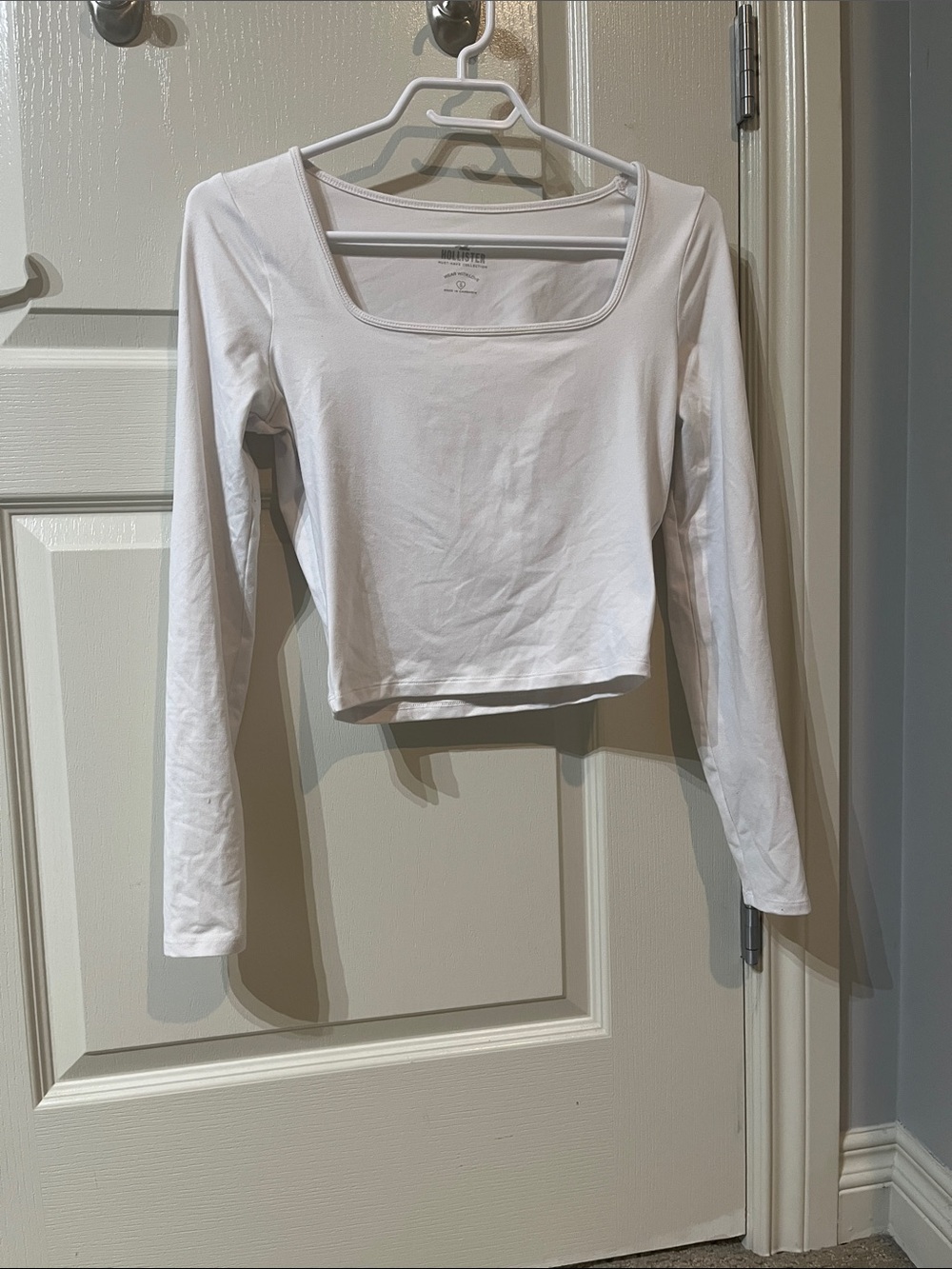 Hollister Women's Soft Seamless Long-Sleeve Square-Neck Baby Tee